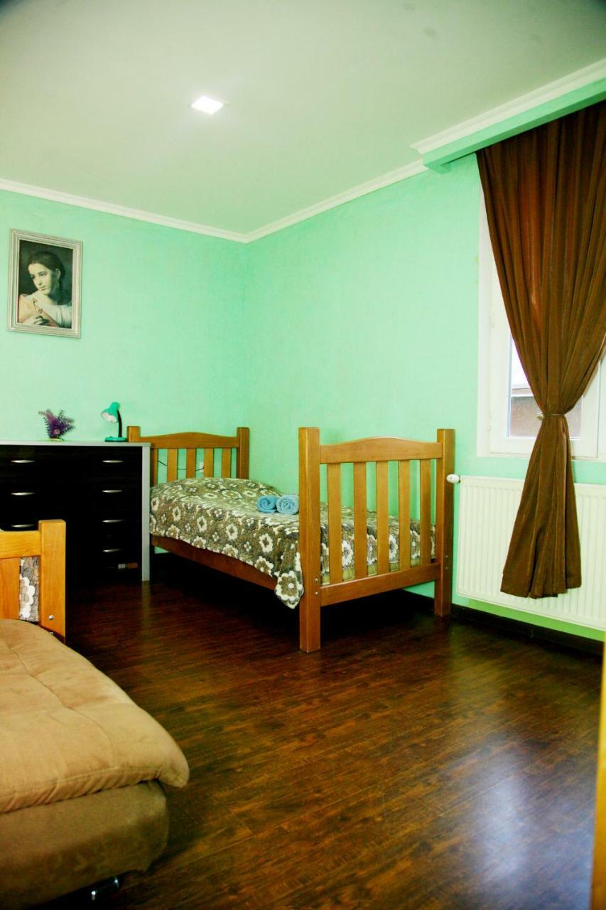Guesthouse Different Tbiliszi Kültér fotó