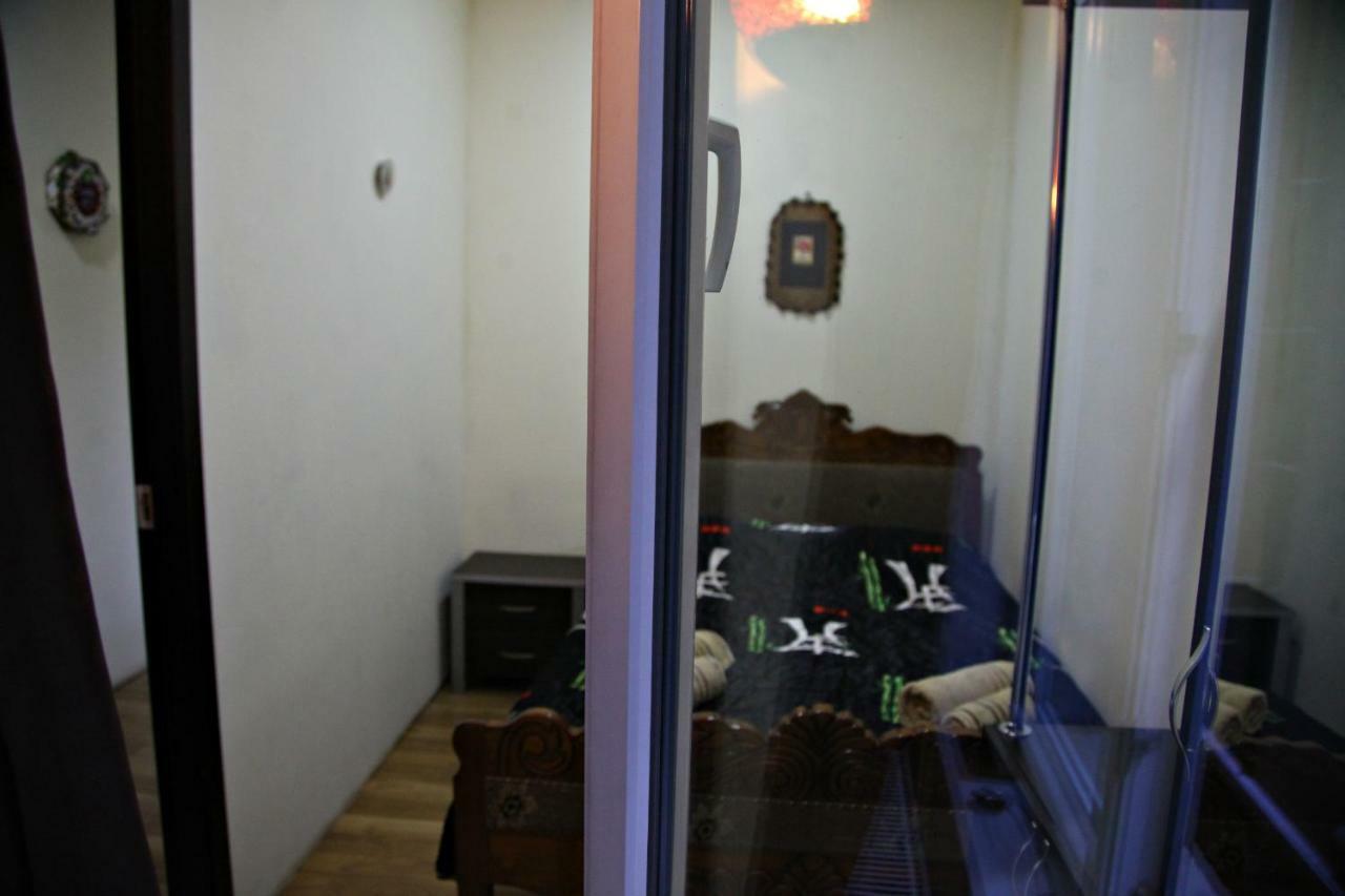 Guesthouse Different Tbiliszi Kültér fotó