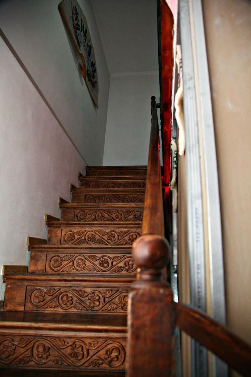 Guesthouse Different Tbiliszi Kültér fotó